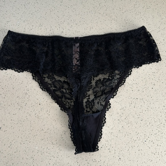 Savage Fenty Black Lace Thong 2X - Picture 3 of 5